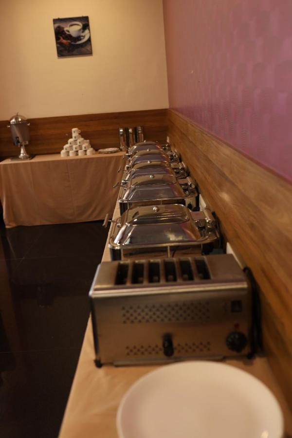 Npg Hotel Bangalore Just 10 Mins Drive From The Kempegowda International Airport Esterno foto